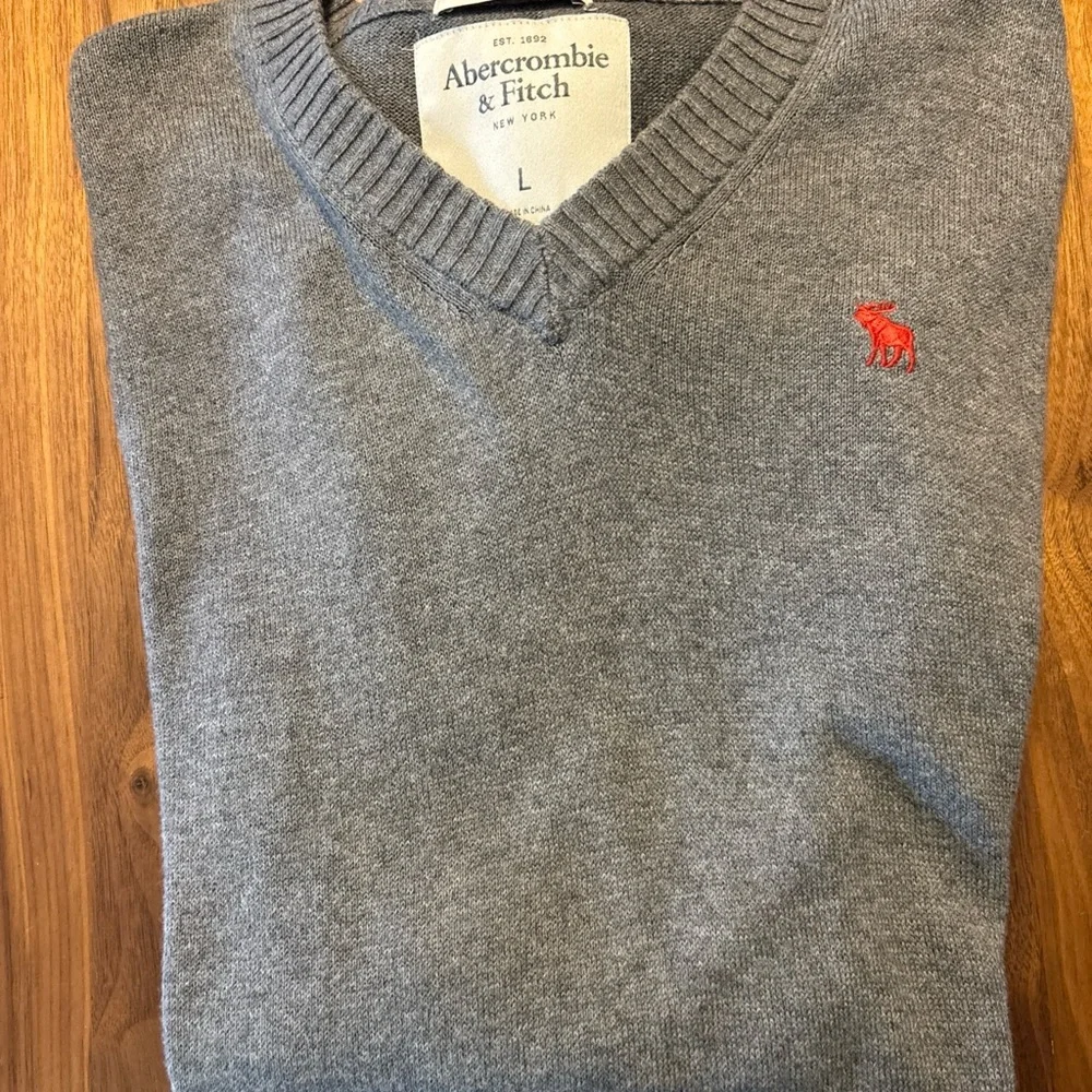 Abercrombie & Fitch Sweater Mens Cashmere Blend Muscle Gray V Pullover LARGE